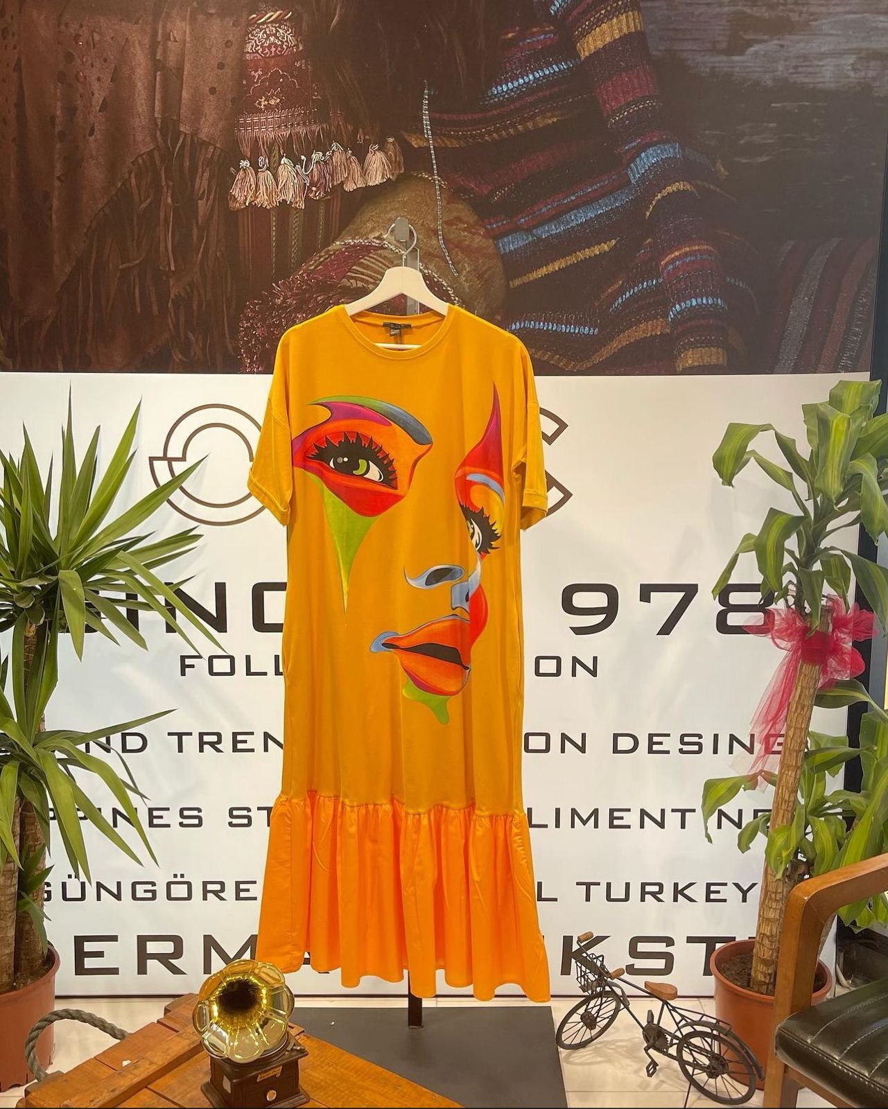 Face Printed Long Frill Top