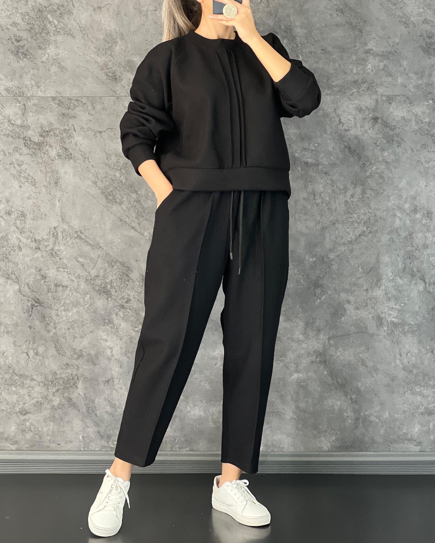 Winter Fleece Co-Ords: Stylish Black 2-Piece Set With Cocoon Pants And Sweatshirt CH 381