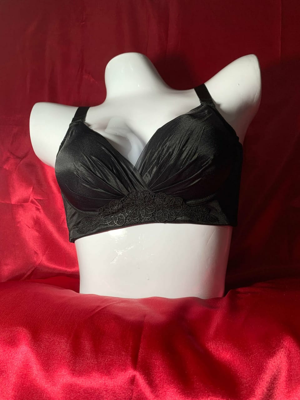 Imported Premium Quality Padded Flower Lace Bra Set ( BRA + UNDERWEAR )